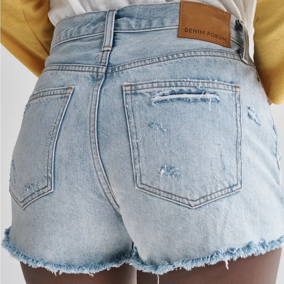Aritzia Denim Forum Ex Boyfriend Short Blondie Bleu Destroy - Picture 2 of 7